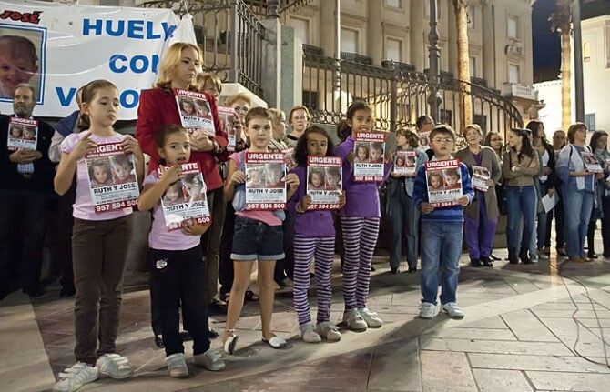 Concentración silenciosa este martes en la Plaza de las Monjas para pedir el regreso de Ruth y José