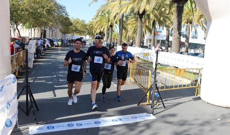 La carrera solidaria de la Policía Nacional a favor de Cruz Roja 'supera expectativas' con unos 500 corredores