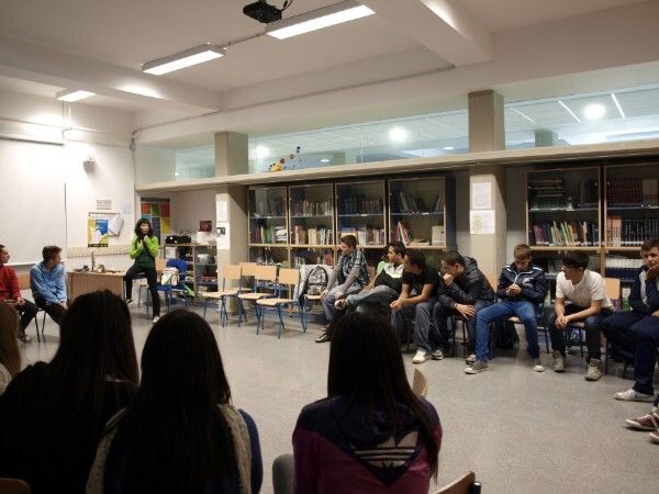 Alumnos de 4º de ESO de Aljaraque y Corrales participan  en un taller de psicodrama