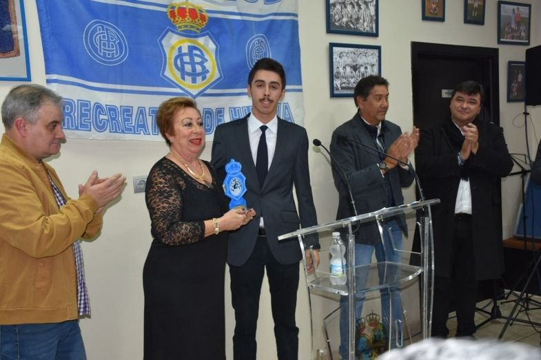 Juan Sivianes recibe un merecido homenaje de todo el recreativismo