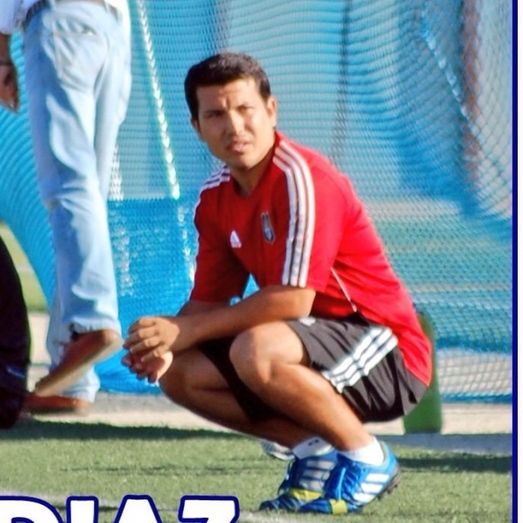El joven técnico onubense Alejandro Díaz pasa del juvenil del Decano al del Cartaya