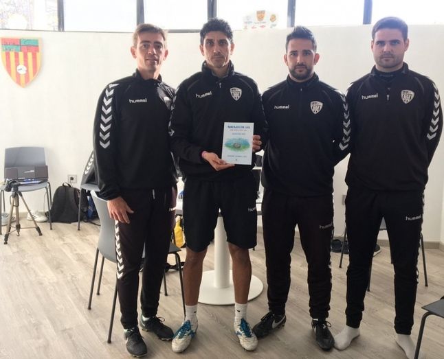 El Recre y el Pobla de Mafumet de Pavón apoyan a José Antonio Garrido con su libro 'Abrazos de gol'