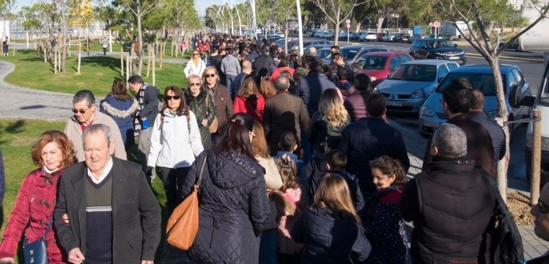 La cola para ver el 'Juan Carlos I' desborda todas las previsiones
