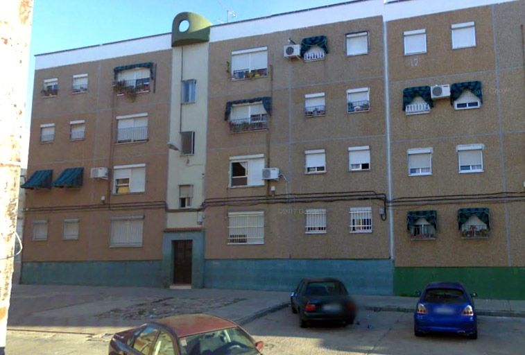 Tres personas resultan afectadas por el incendio de una cocina en una vivienda del Torrejón