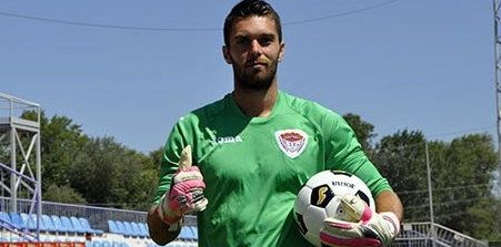 El Recre tiene a prueba al meta Toni Lechuga ante la posible salida de Rubén Gálvez en el mercado invernal