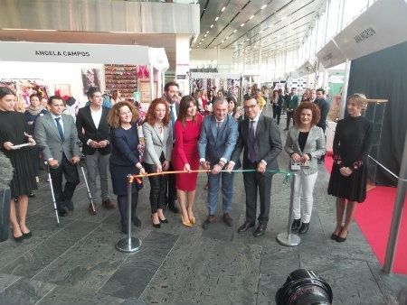 Inaugurado el Salón Internacional de Moda Flamenca con protagonismo de la provincia de Huelva
