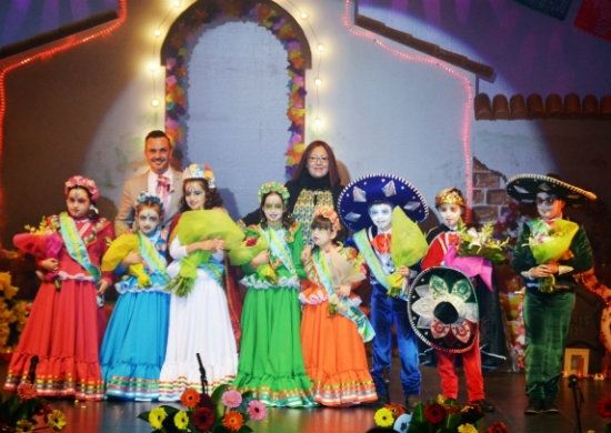 Punta Umbría ya luce su corte del Carnaval de la Luz 2018