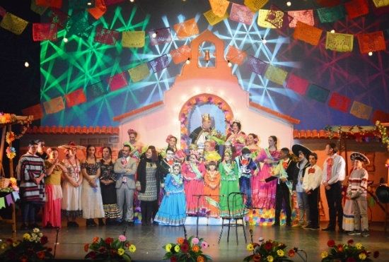 Punta Umbría ya luce su corte del Carnaval de la Luz 2018