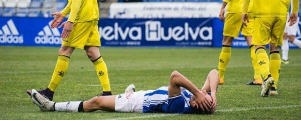 El Decano agria e irrita a su afición (1-2)