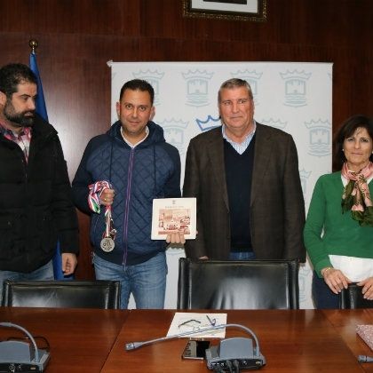 Reconocimiento en Cartaya a Eduardo Estévez por sus tres medallas en el Campeonato del Mundo de Ornitología 