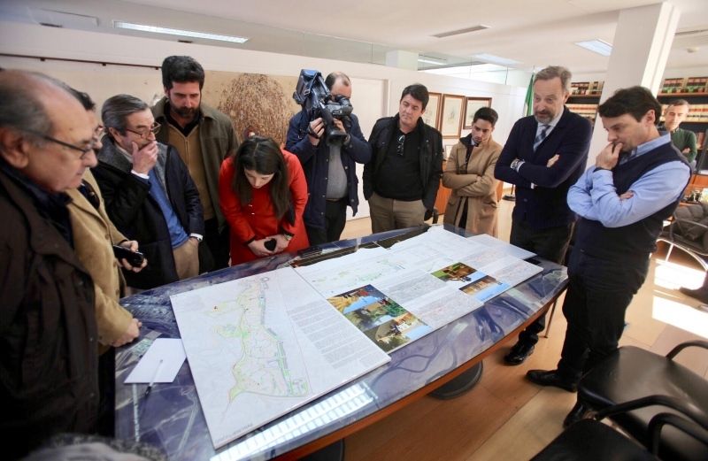 El proyecto ganador del concurso de ideas del Conquero contempla un centro de interpretación junto a la Fuente Vieja y ascensores urbanos
