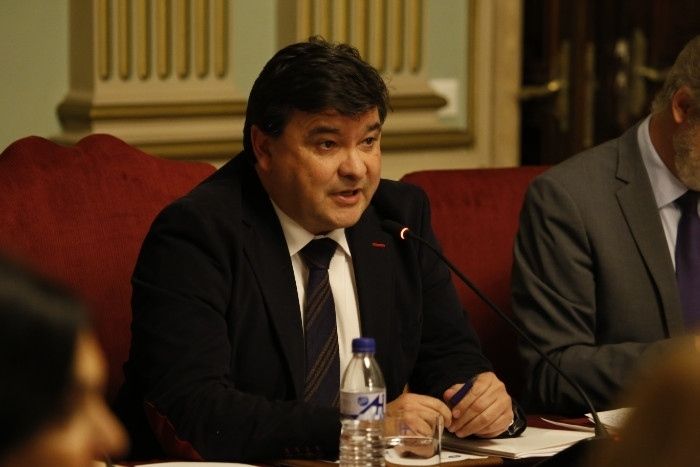 El alcalde dice que con su denuncia Participa Huelva se “quita la careta” y demuestra que no le importa el Recre