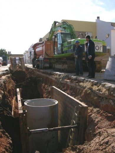 La reposición del colector acabará con los problemas de saneamiento en Islas Margaritas