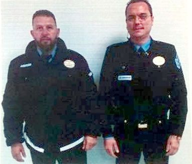 Dos vigilantes de seguridad de Carrefour Huelva le salvan la vida a un bebé que había entrado en parada cardiopulmonar