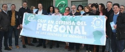 CSIF se concentra en protesta por la “inseguridad y la indefensión” de los trabajadores del Centro de Protección de Menores