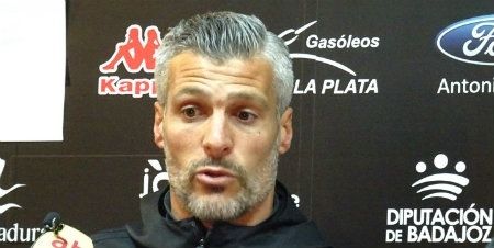 César Negredo: 'El empate no era lo que veníamos buscando, pero ha sido justo y me ha gustado la intensidad del equipo'