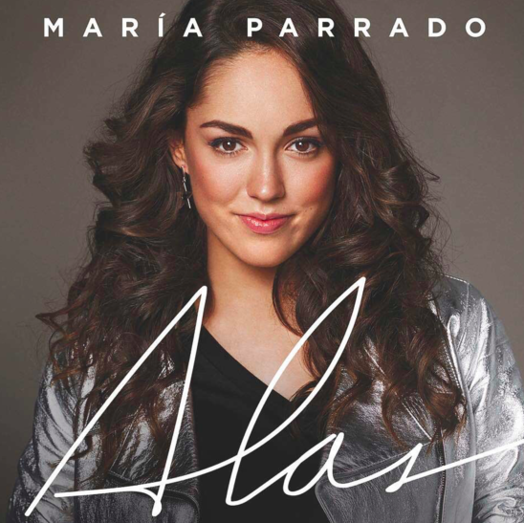 María Parrado firma en Huelva 'Alas', su nuevo disco