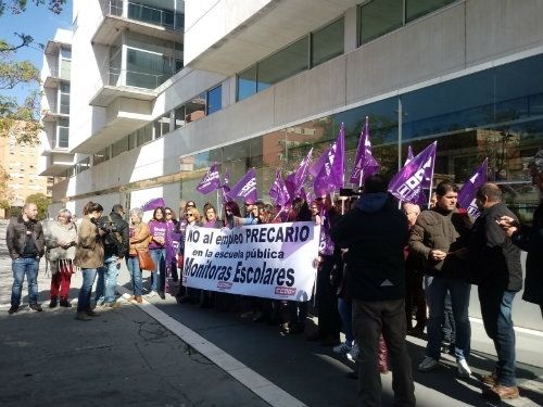 Estabilidad para las monitoras escolares, un sector precarizado y feminizado