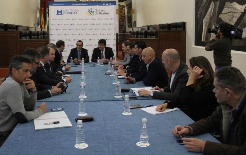 Unión 'sin fisuras' de la provincia de Huelva en la reivindicación por el tren