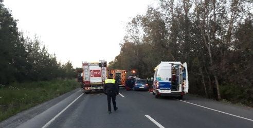 Una persona en estado grave tras quedar atrapada en su vehículo tras un accidente en una rotonda en la A-483 entre Almonte y El Rocío