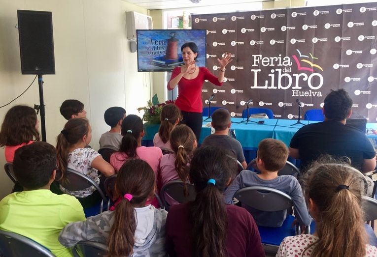 La Diputación celebra el Día del Libro con escolares y un taller de ilustración literaria, clave para el público infantil