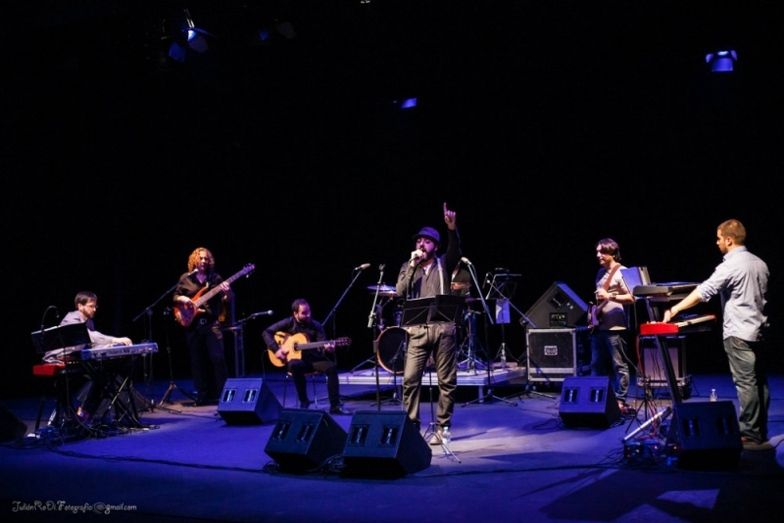 ‘Nietos del agobio’ rinde tributo a Triana en ‘Los Jueves en la Cuarta’