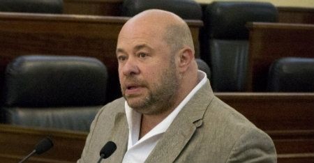 Comas cambia de abogado a pocos días del juicio