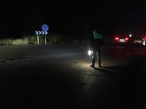 Una salida de vía de un turismo esta madrugada en Almonte se salda con daños materiales considerables