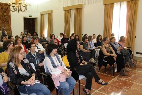 La escritora Nuria Varela protagoniza la quinta sesión del proyecto 'Espacio de igualdad'