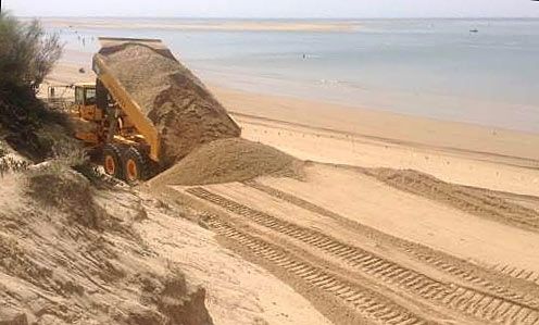 El Gobierno no acepta los puntos de extracción de arena de la Junta por contener 'residuos de dragados'
