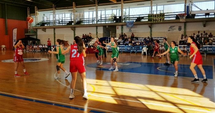 Los favoritos no fallan en el arranque del Nacional de clubes cadete femenino
