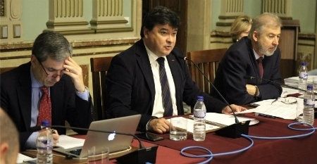 El alcalde defiende que el pliego es 'absolutamente legal' y garantiza que “no venga cualquiera a vender humo”