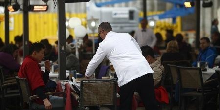Concluye sin acuerdo la reunión entre patronal y sindicatos de la hostelería y habrá un nuevo encuentro el 15 de junio