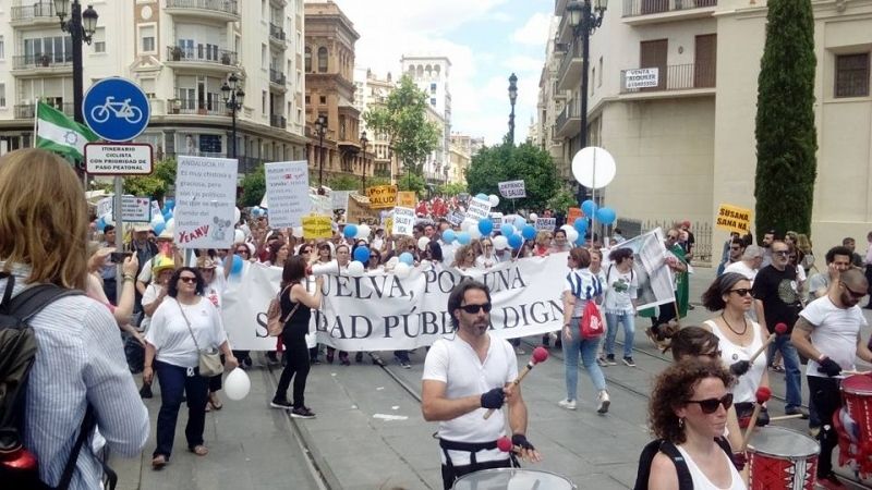 ‘Huelva por una sanidad digna’ se suma a la marcha multitudinaria en la capital hispalense