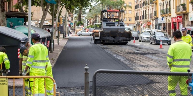 La rotonda del Paseo Marítimo protagoniza la próxima semana las actuaciones del plan de asfaltado