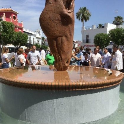 Levantan una escultura en homenaje a la Saca de las Yeguas en Almonte