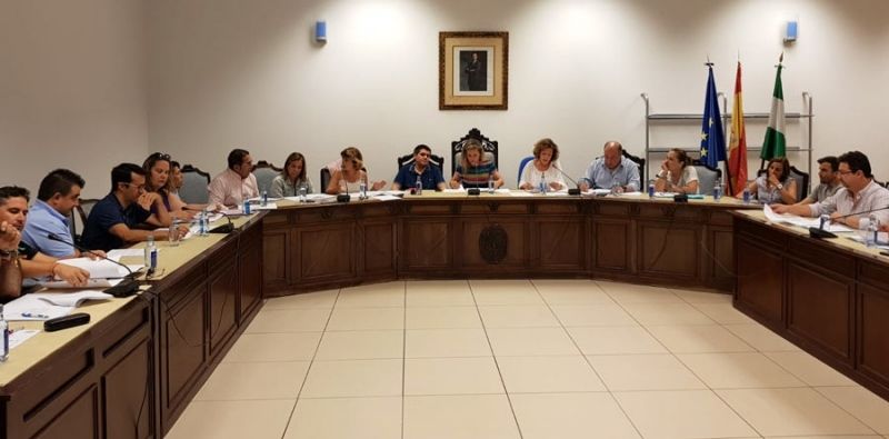 El pleno de Isla Cristina exige 'la inmediata reapertura' del caladero de la chirla