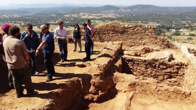 Arrancan con buenas expectativas los trabajos arqueológicos en el flanco sur del Castillo de Aracena