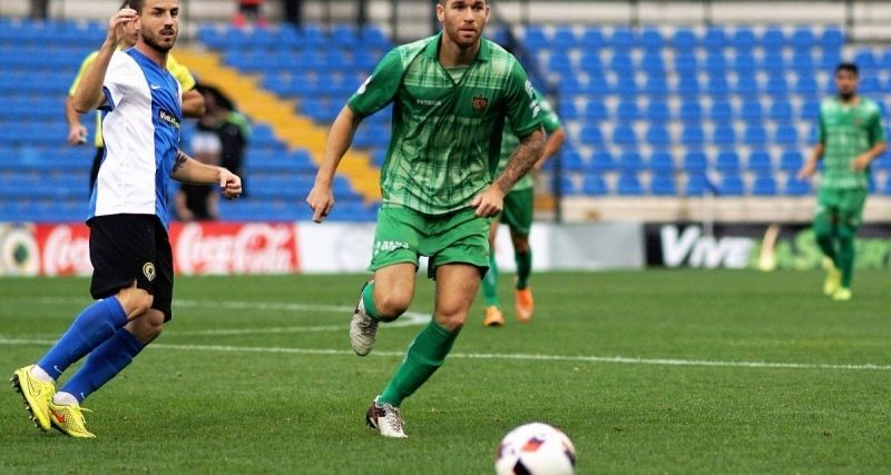 El mediocentro Marc Caballé, del Cornellá, noveno fichaje del Recre