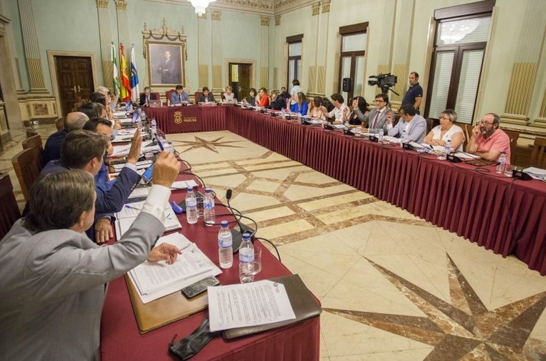 Aprobadas las mociones para usar el Puente Sifón en un único sentido y para saldar la deuda del Festival de Cine Iberoamericano