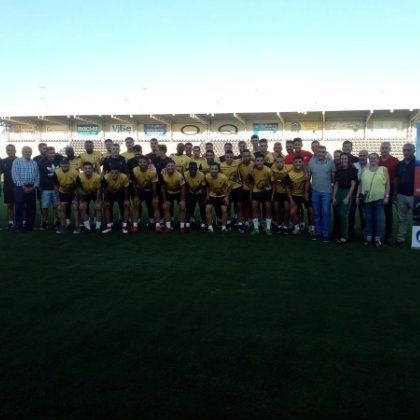 El San Roque se presentó ante su afición en el Ciudad de Lepe