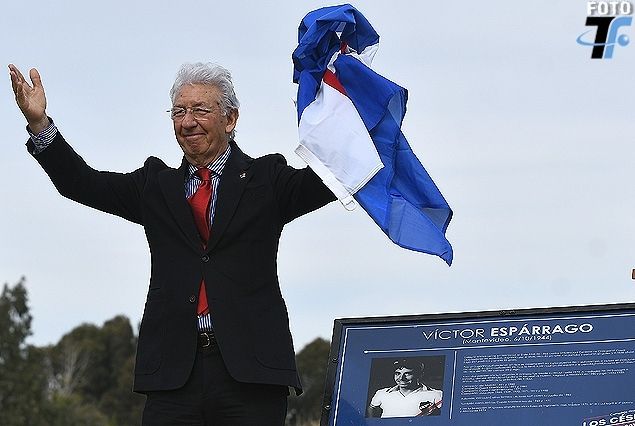 Nacional rinde un sentido homenaje a Víctor Espárrago