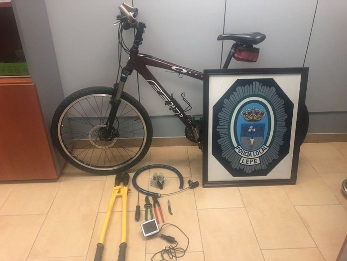 Arrestan en La Antilla a un hombre de 30 años por el robo de una bicicleta de montaña