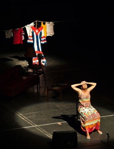 El teatro llega esta noche a Cubacultura con Laura de la Uz y 'Cómo ser una estrella en Cuba y no morir en el intento'