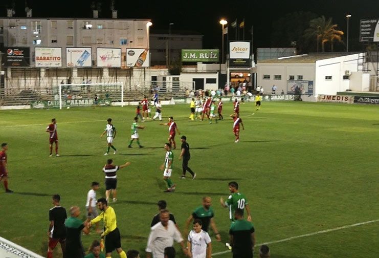 El Recre cierra la pretemporada con un triunfo ante el Sanluqueño gracias a una gran primera parte (1-2)