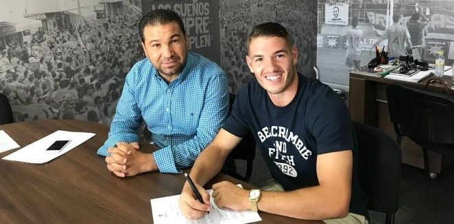 El pretendido por el Recre Manu Vallejo renueva con el Cádiz