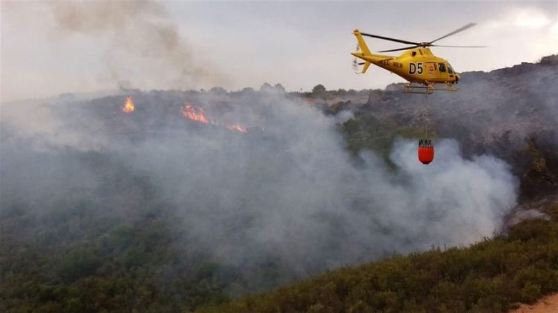 Estabilizado el incendio en el paraje del Pantano de Aracena y se retiran los medios aéreos
