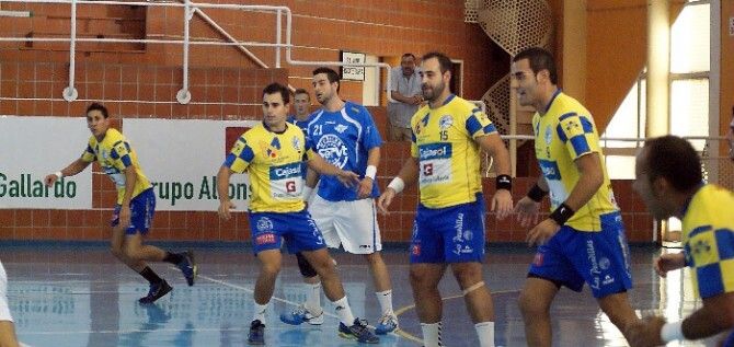 El PAN Moguer arranca con determinación una sufrida victoria de Toledo (28-29)