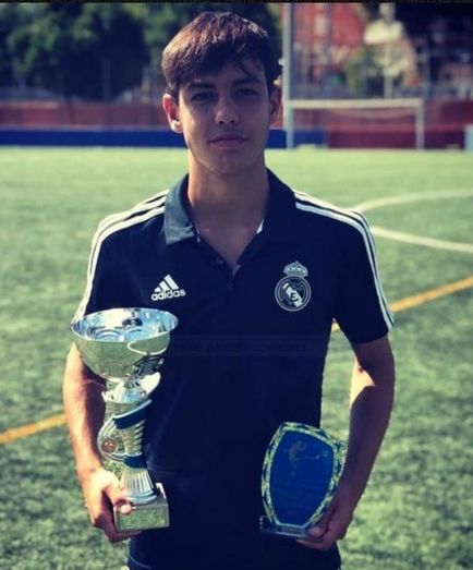Yeray Lancha marca en la final ante el Barça y es proclamado mejor jugador del torneo de Sant Gabriel