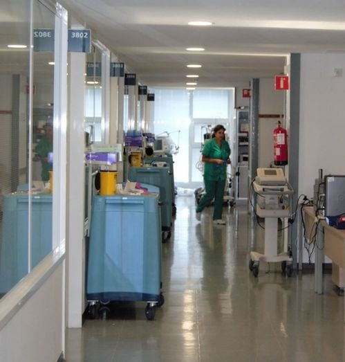El Juan Ramón Jiménez invierte este verano más de 242.000 euros en obras de mejora y adecuación de espacios